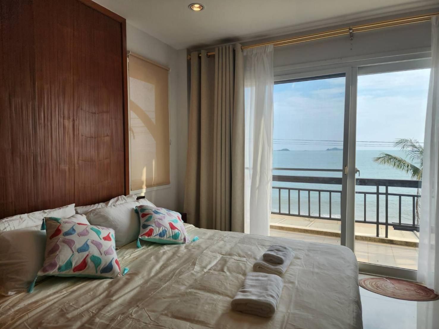 Conner Beachfront Villa 4