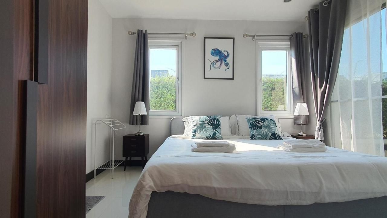 Conner Beachfront Villa 1