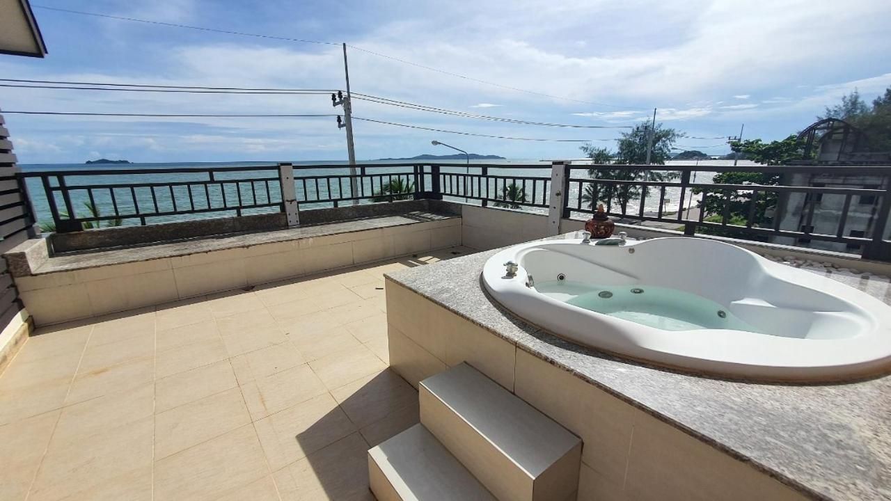 Conner Beachfront Villa 4