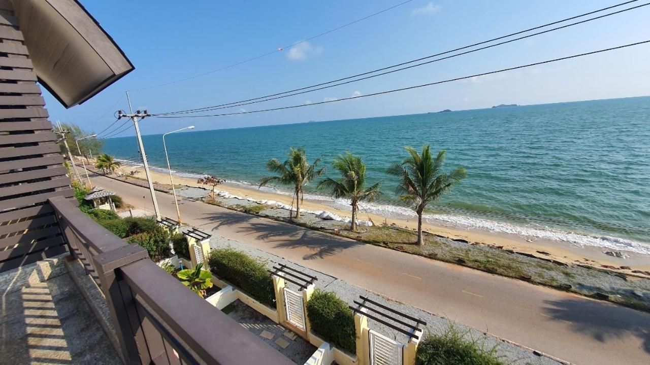 Beachfront Villa 2