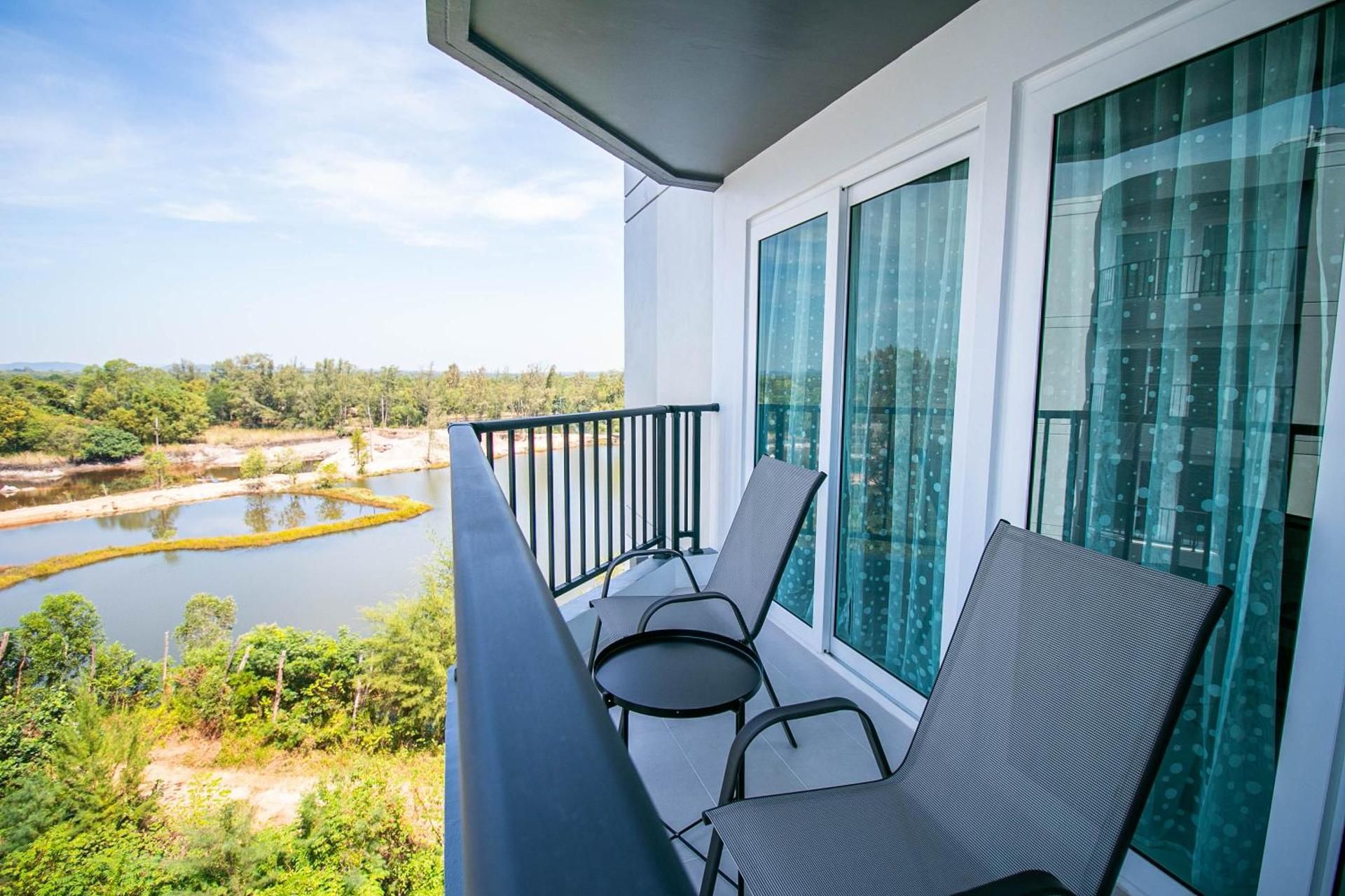 Triple Room with Terrace