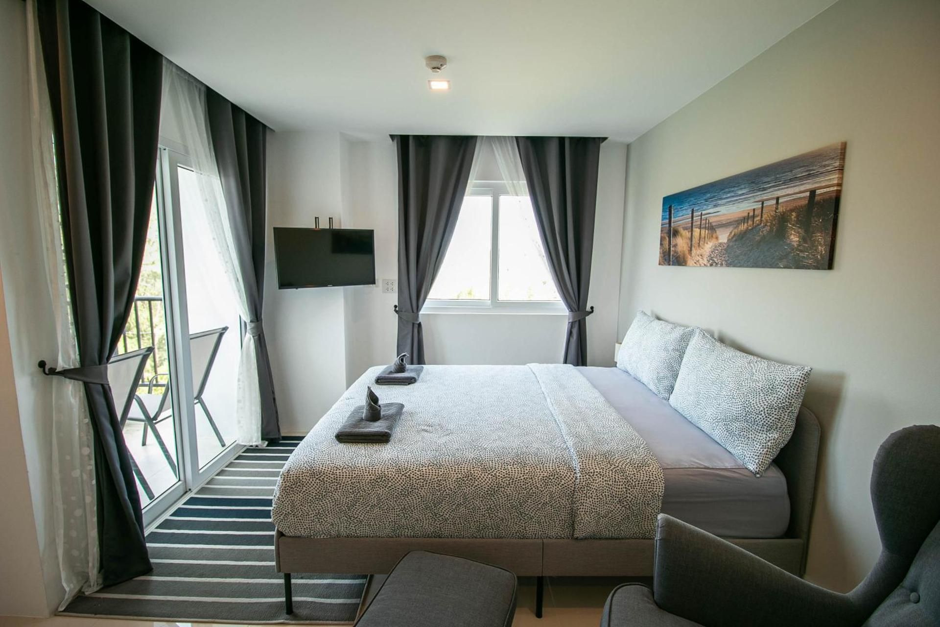 Studio Apartment