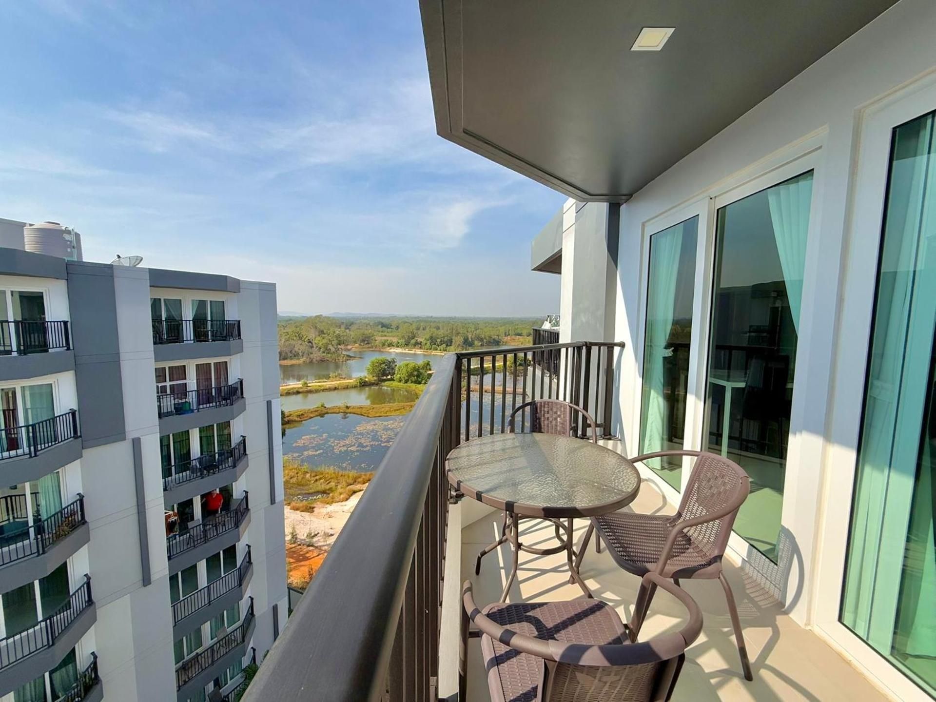 Triple Room with Lake View