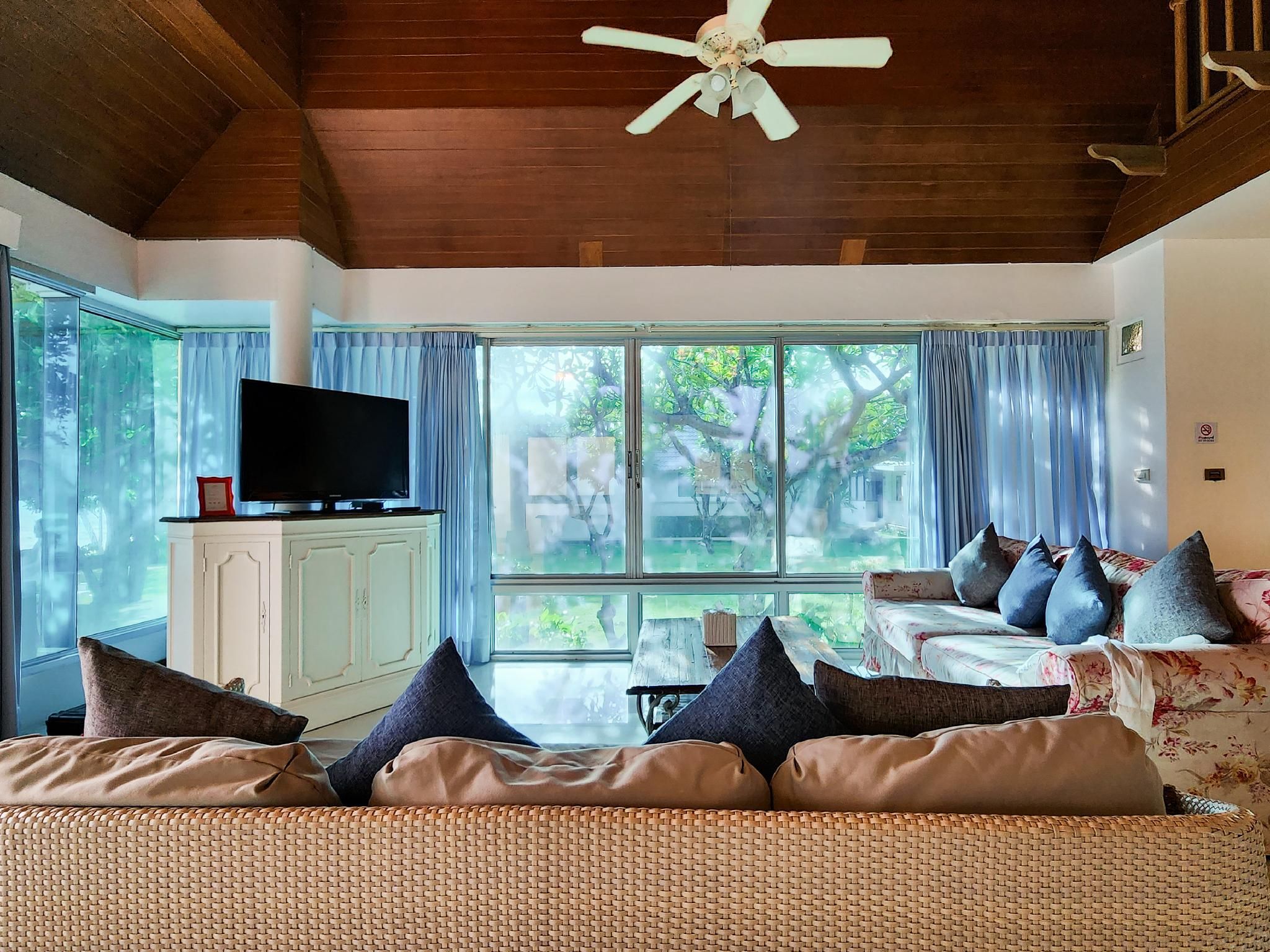 Beachfront 3-Bedroom Pool Villa