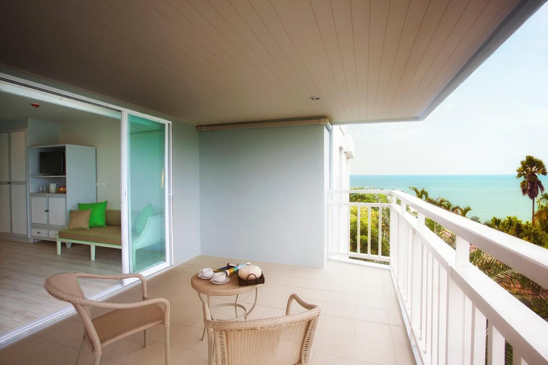 Deluxe Sea View Room