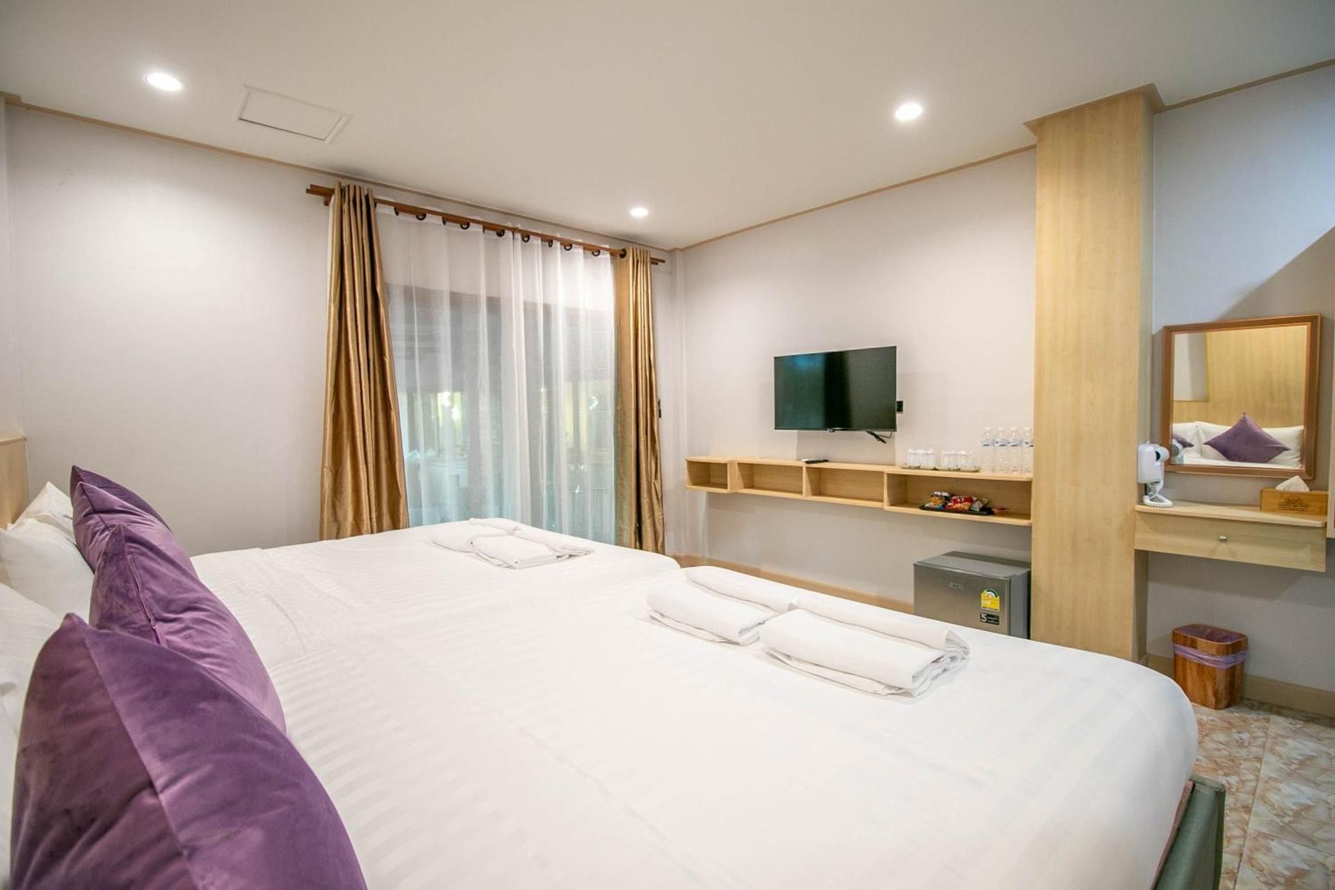 Deluxe Queen Room with Two Queen Beds