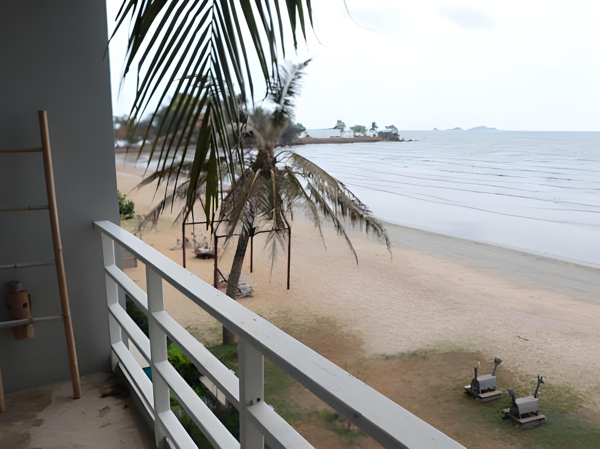 Beach Front Deluxe