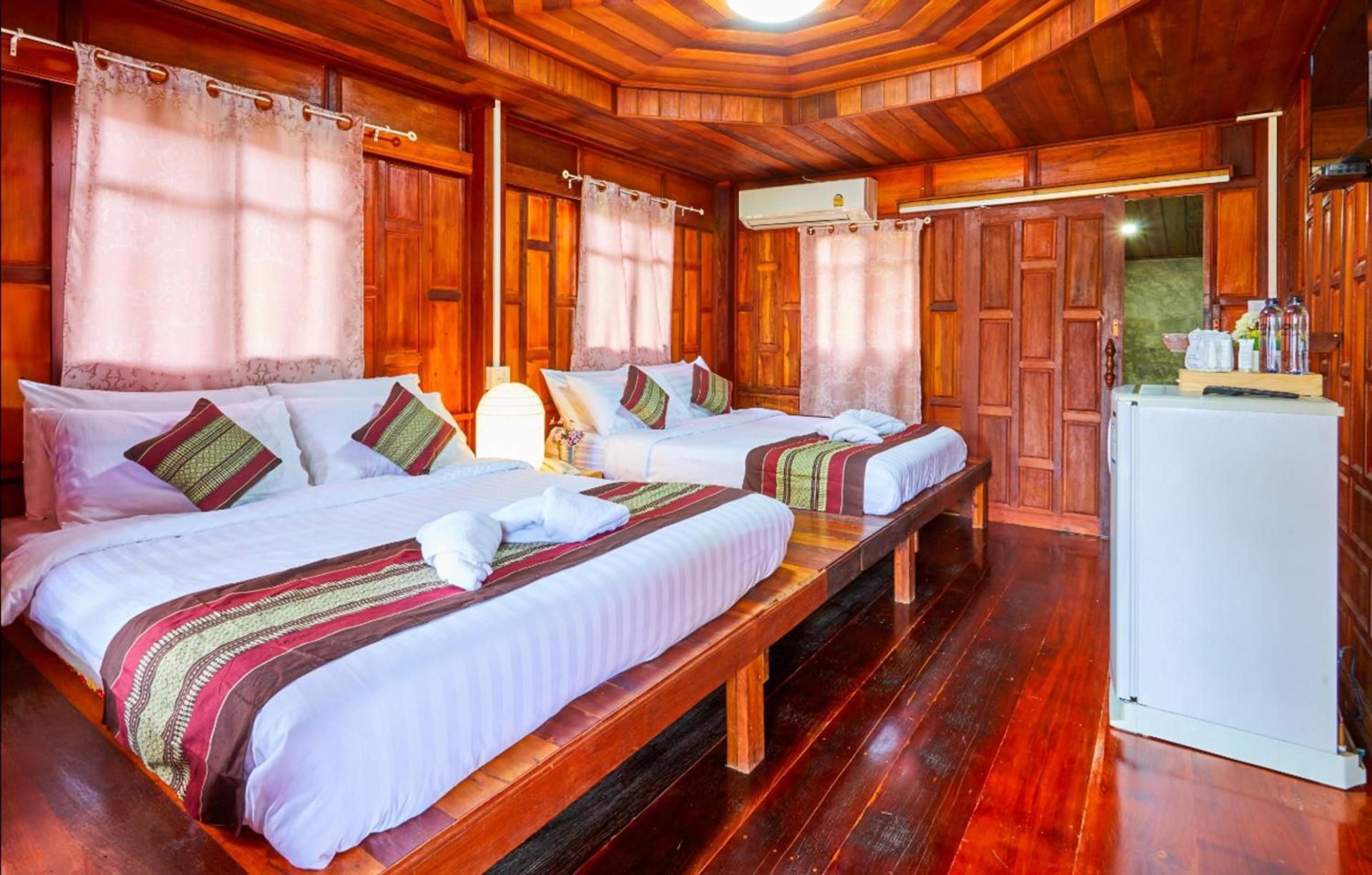 Twin Room with Shower