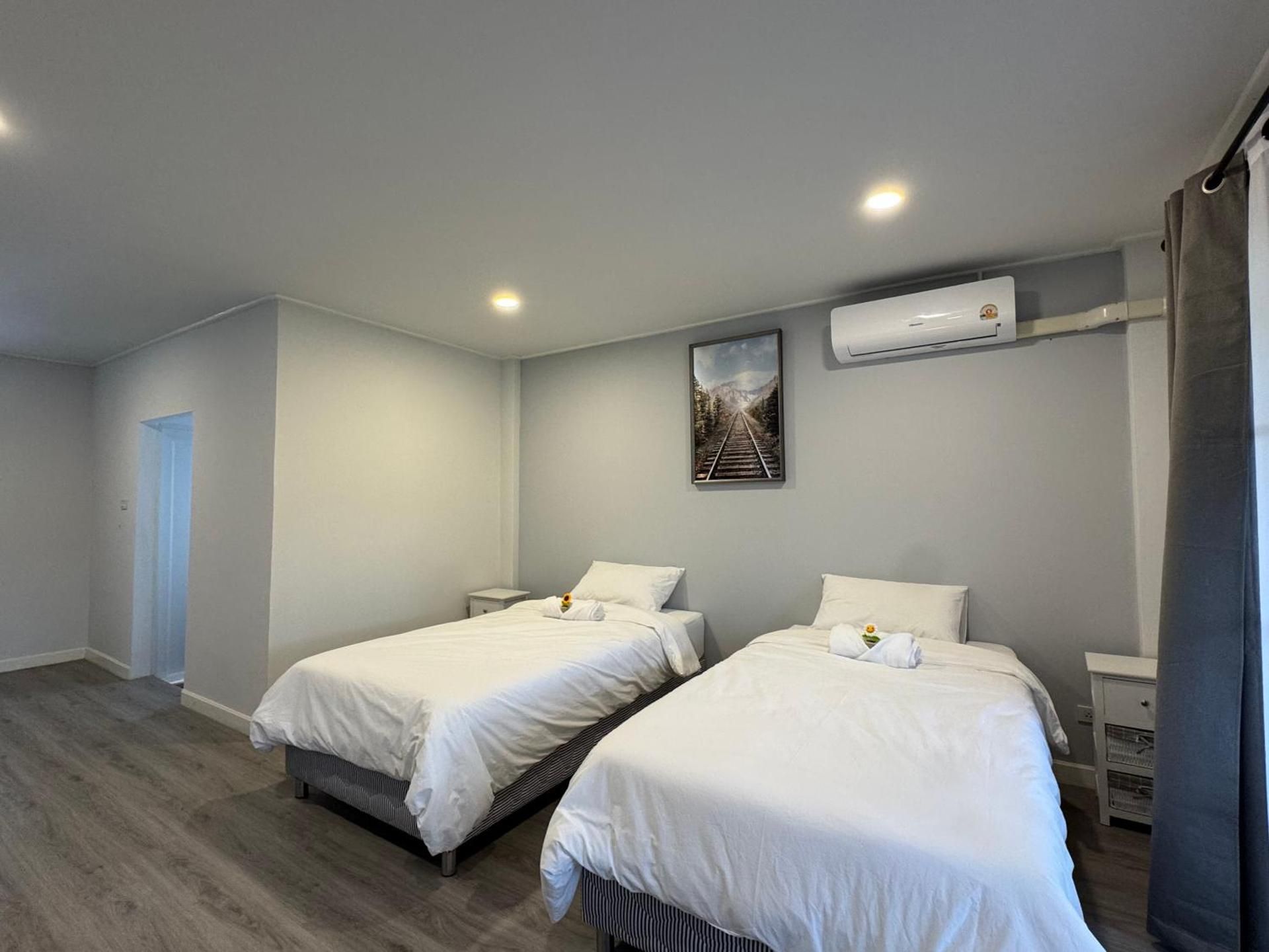 Twin Room with Private Bathroom