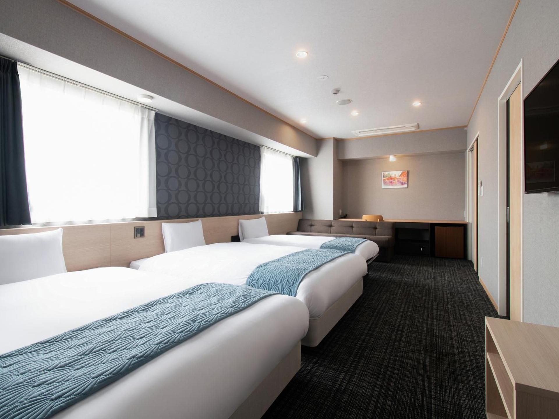 Deluxe Twin with Extra Bed