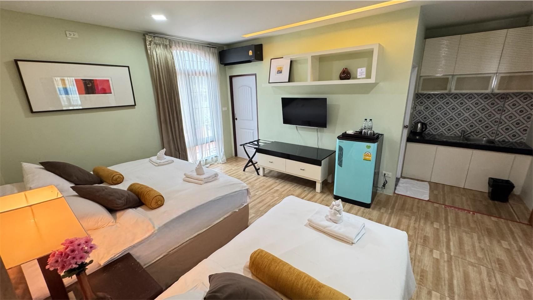Daddy Dream Hotel & Residence Deluxe Triple Room