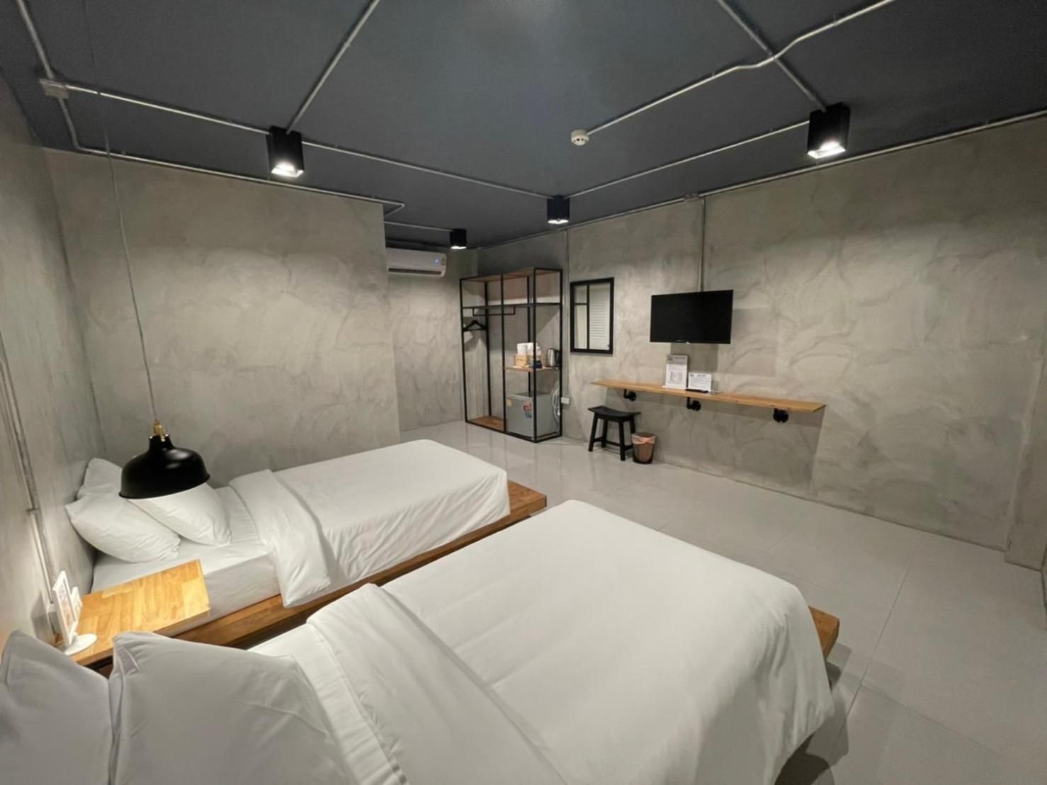 Loft Space Hotel Standard Twin Beds