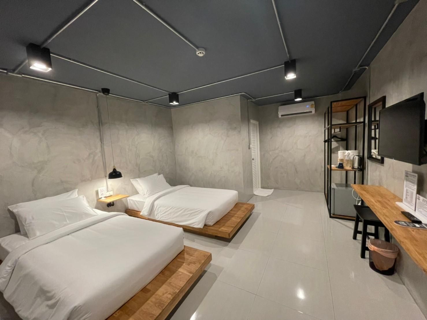Loft Space Hotel Standard Twin Beds 2
