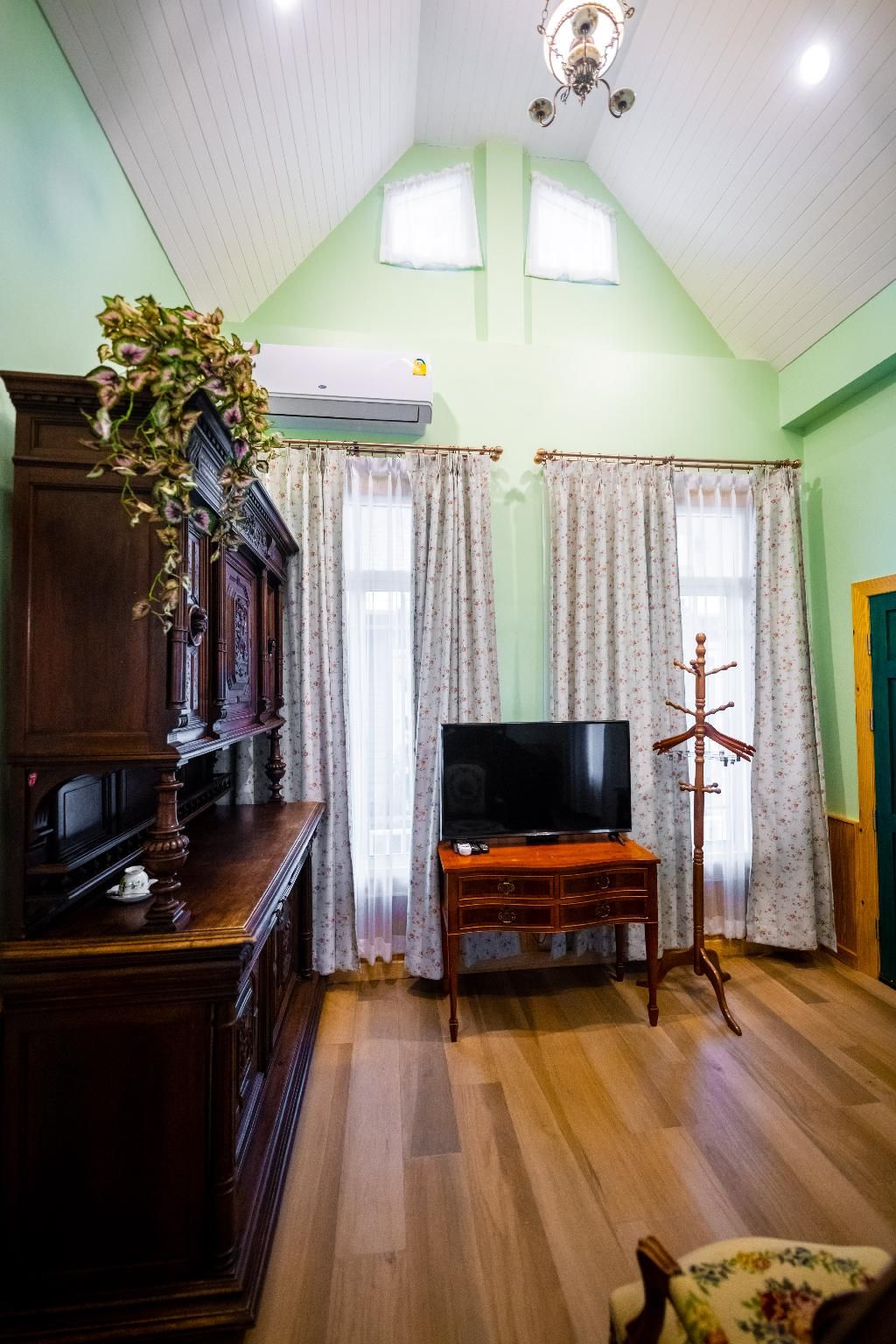 Baroque Boutique Resort Standard Double (Run of House) 3