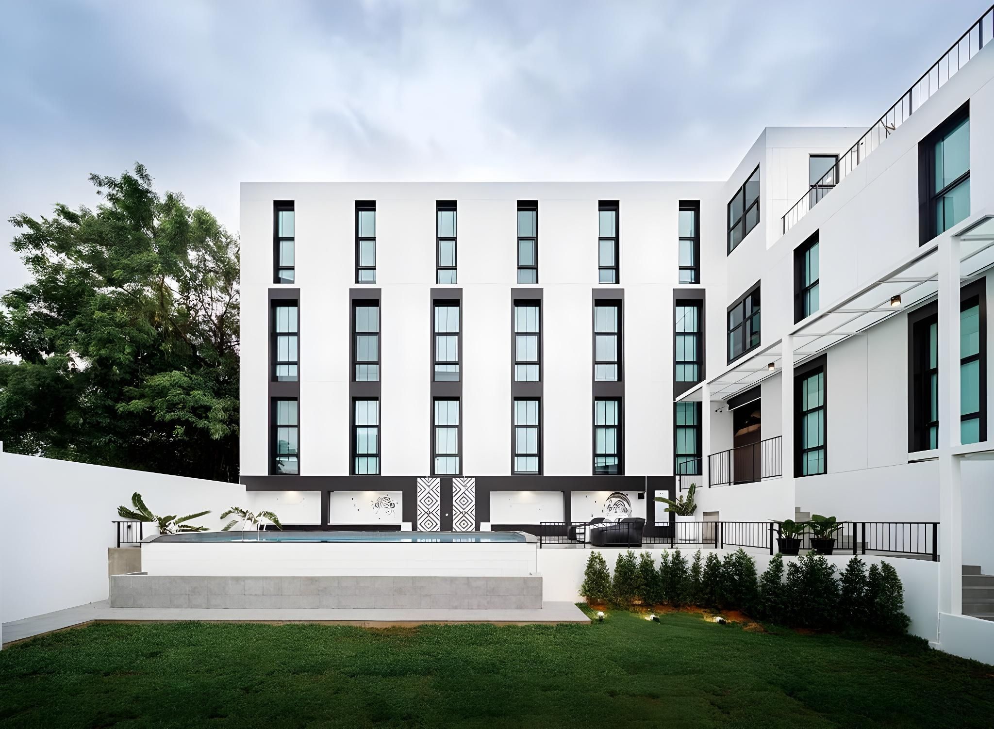 Blu Monkey Hub and Hotel Ranong