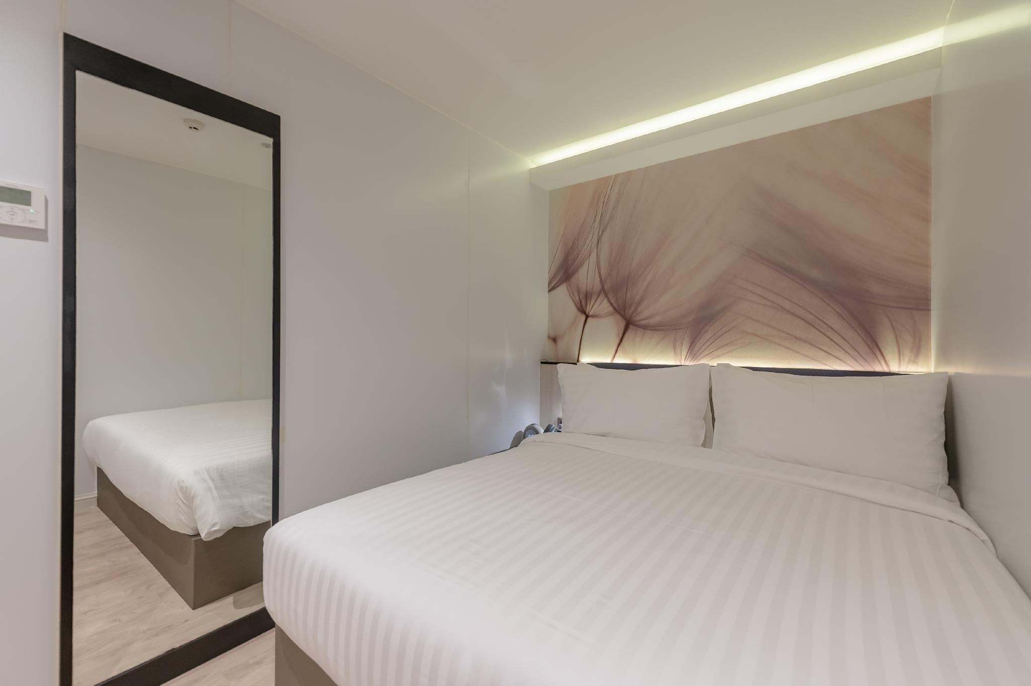 Karnyapha Hotspring Hotel Deluxe Room A with Bathtub