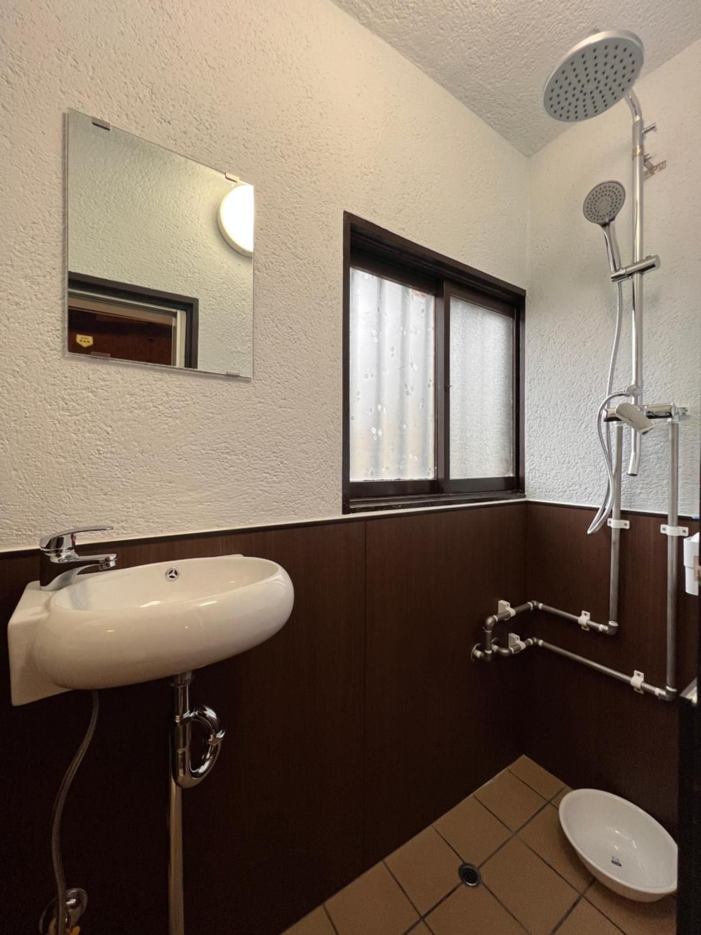 Apartment with Shower
