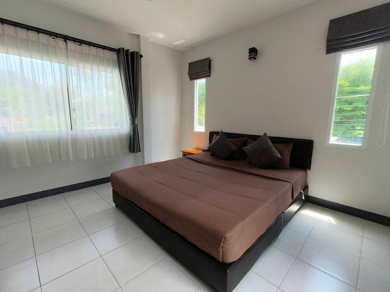 Standard King Room