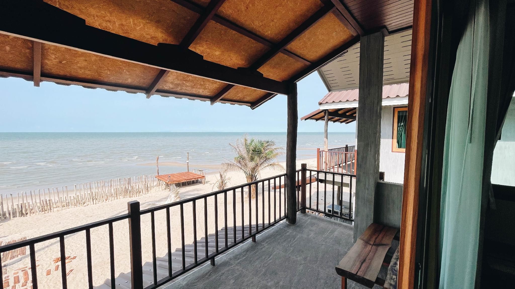 Laemsui Beach 2nd Floor Ocean View Room