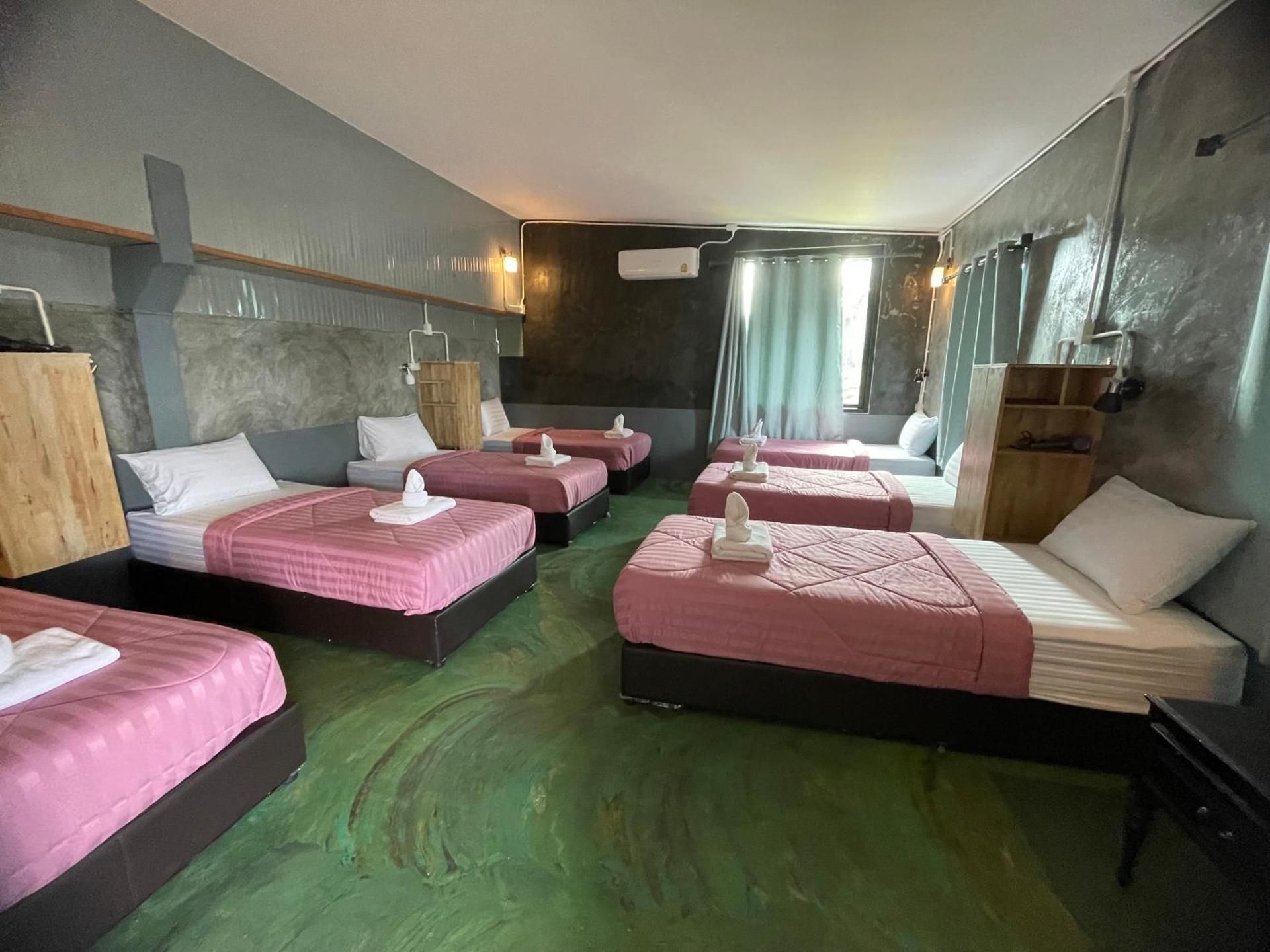 Mixed Dormitory Room