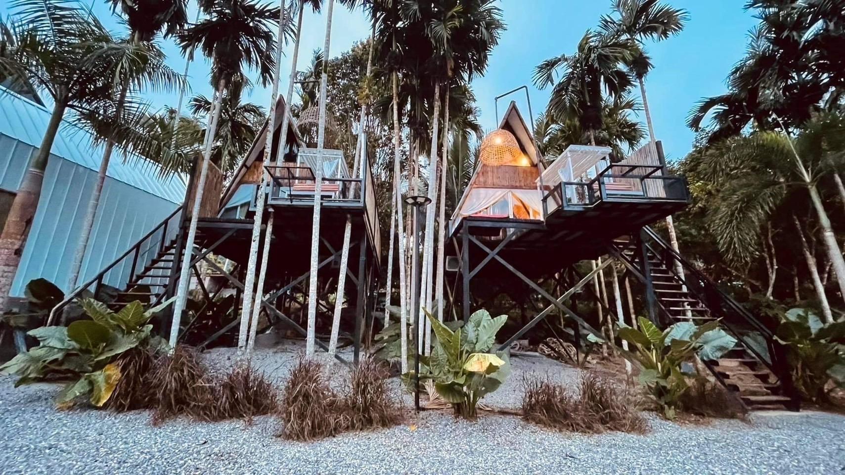 Bridge Hill Cafe Glamping