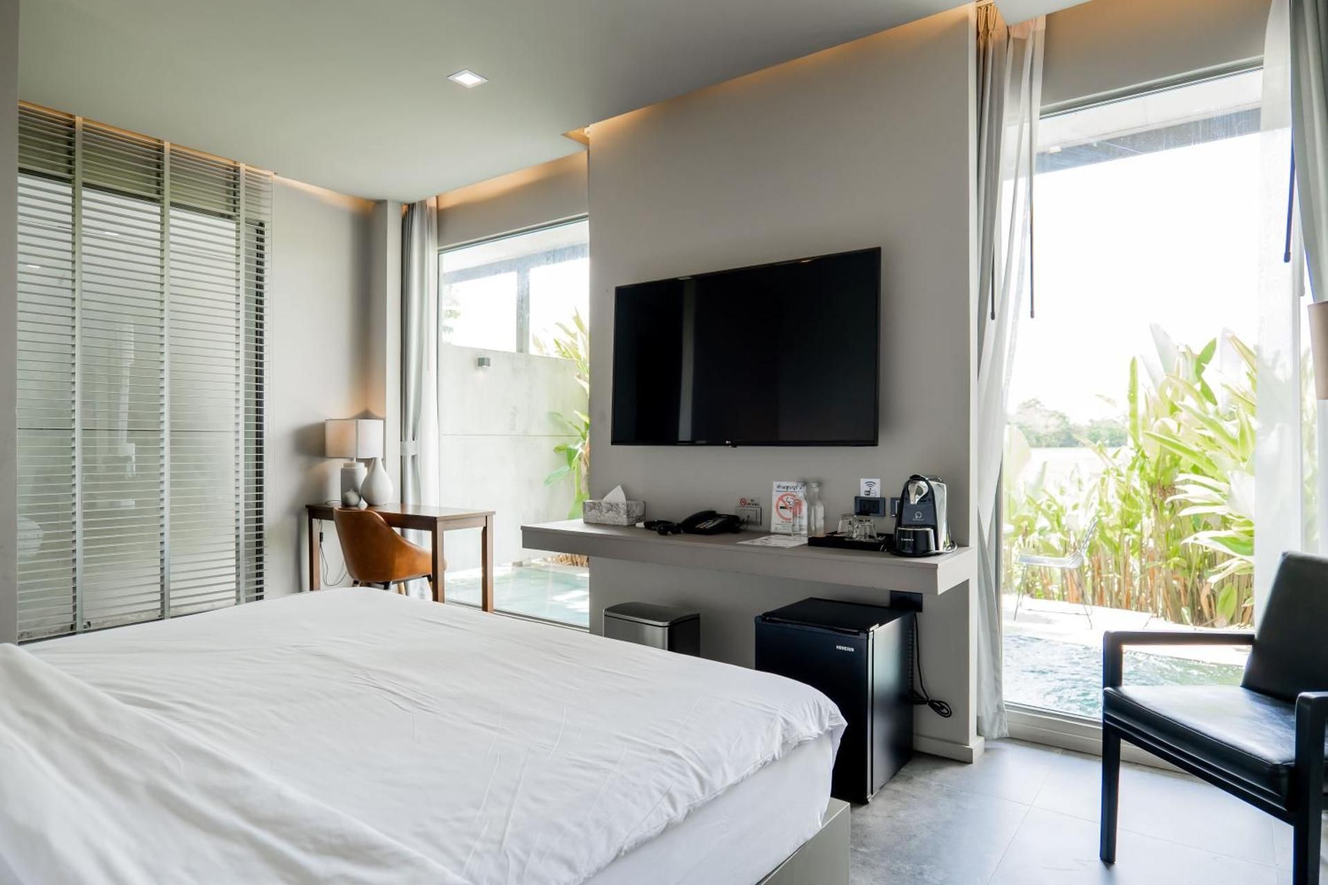 Deluxe Room with Private Pool