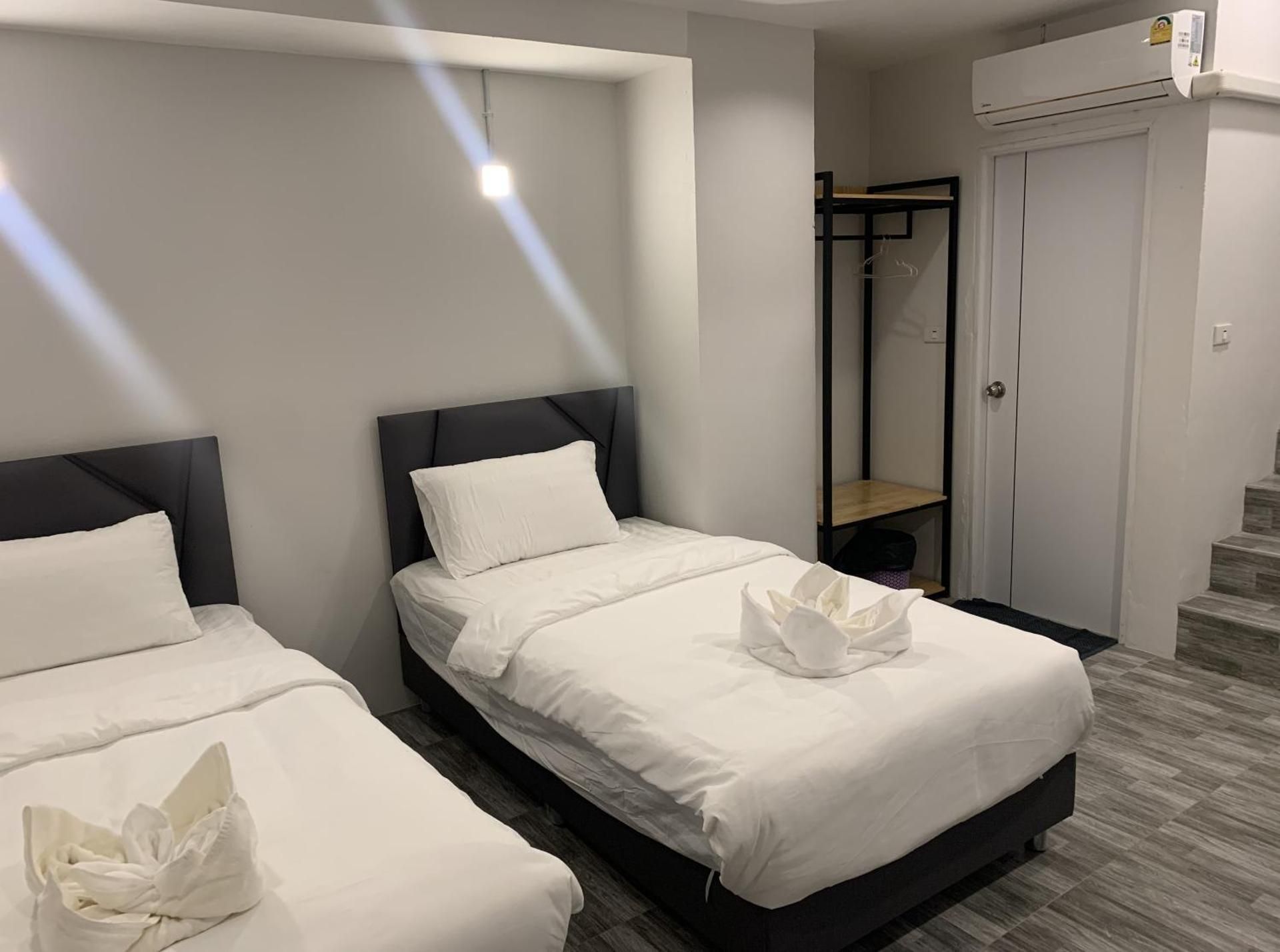 3 Single Beds