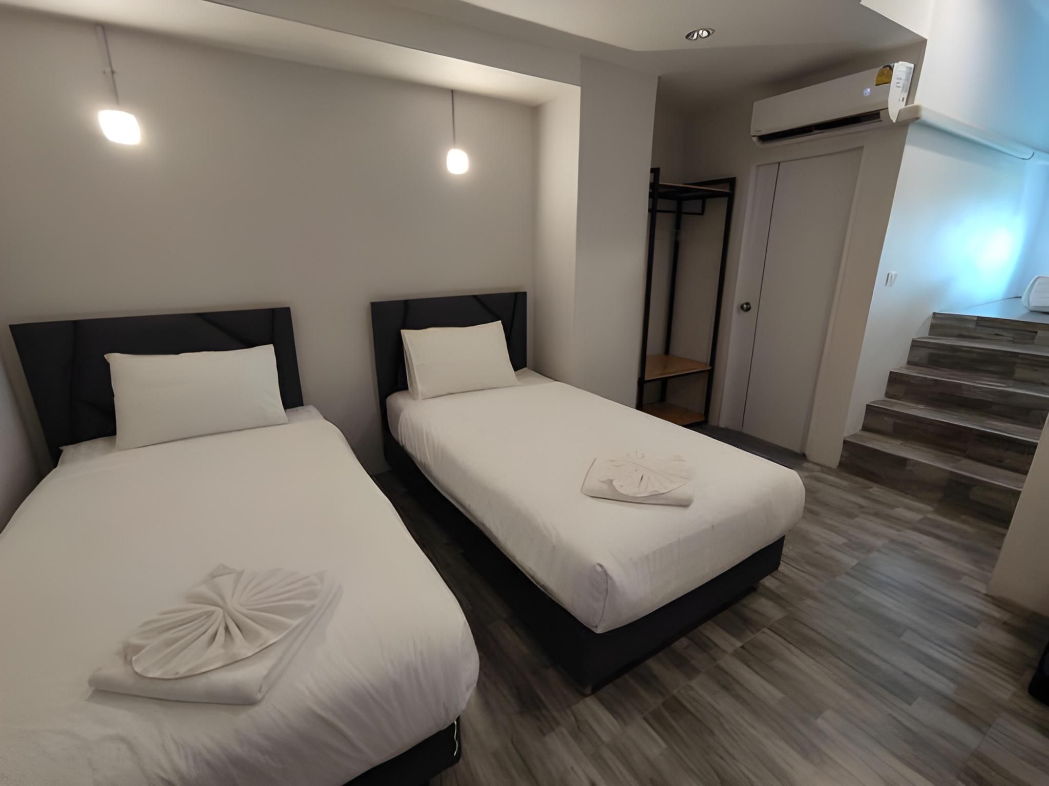 3 Single Beds