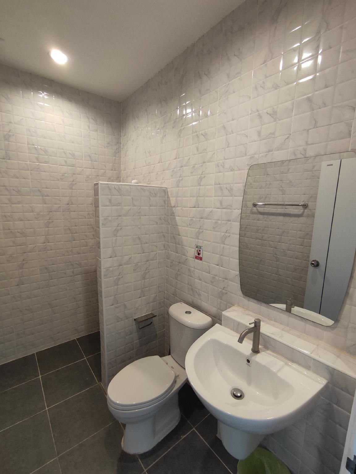 Life Hotel Rongkhun - White Temple Chiangrai Twin Room with Terrace 3