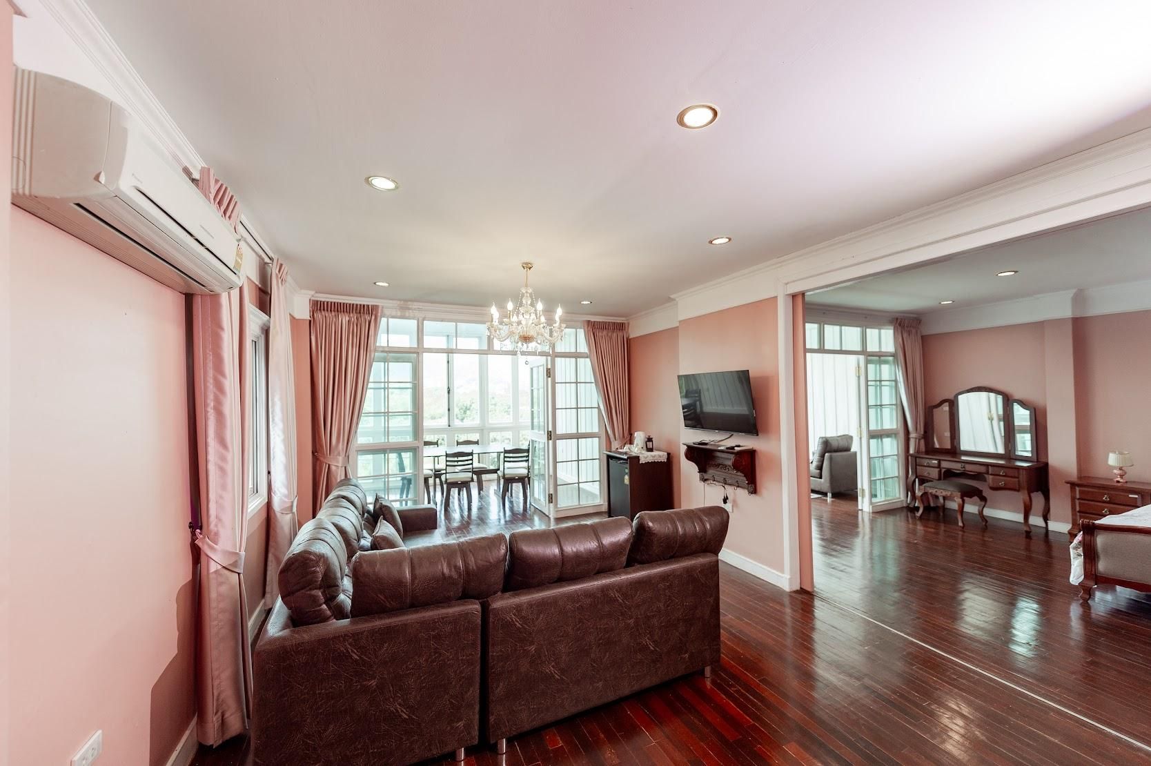Suite Room