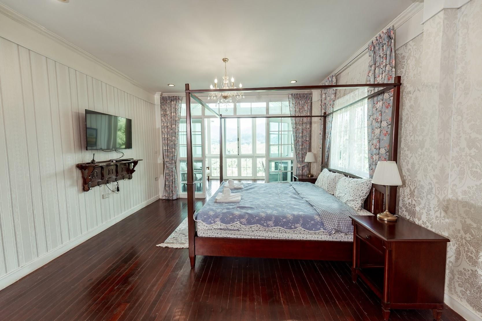 King Bed Room