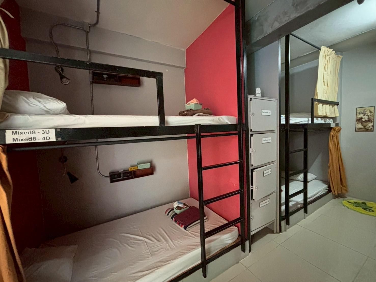 8 Bed Mixed Community Dorm