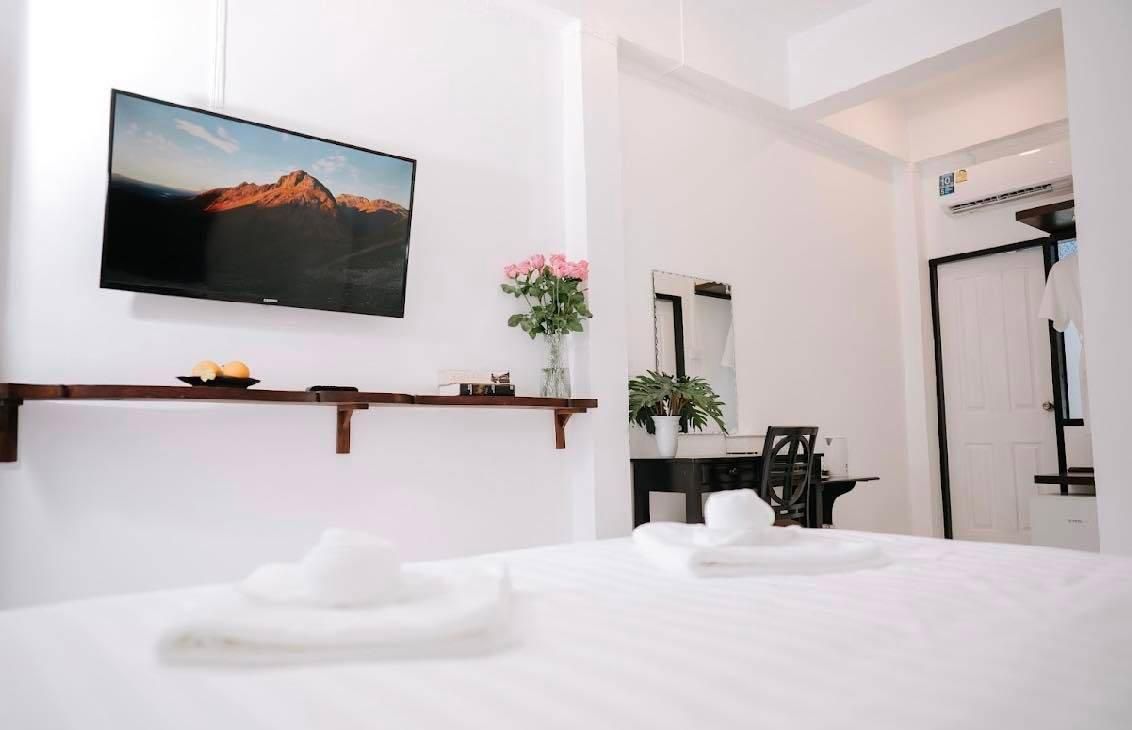 The courtyard Chiangrai Room with 1 King Bed