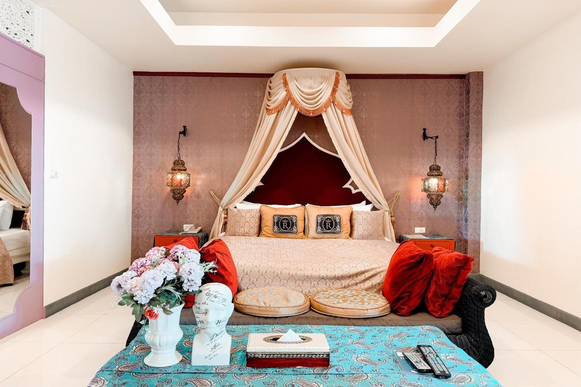 Rasa Boutique Hotel Deluxe Suite Room