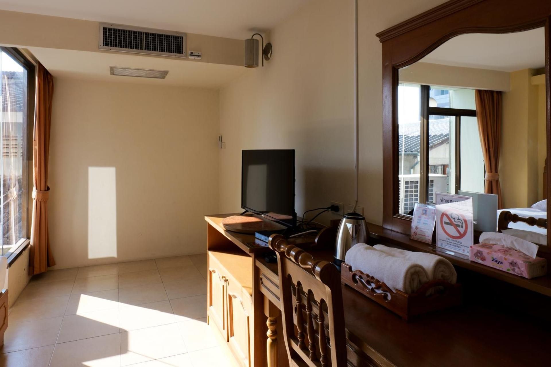 Moon and Sun Hotel Deluxe Twin 3