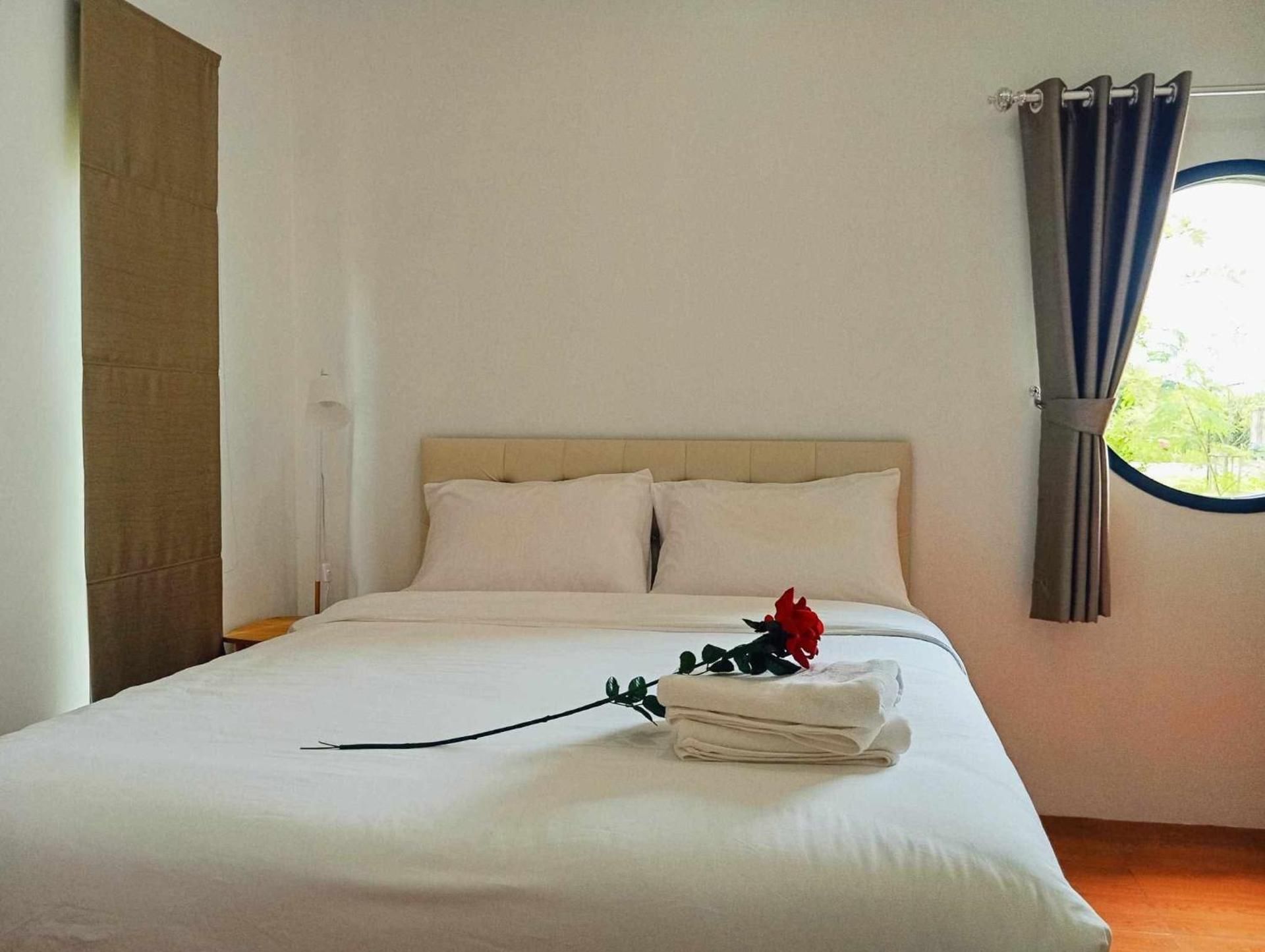 Standard Queen Room