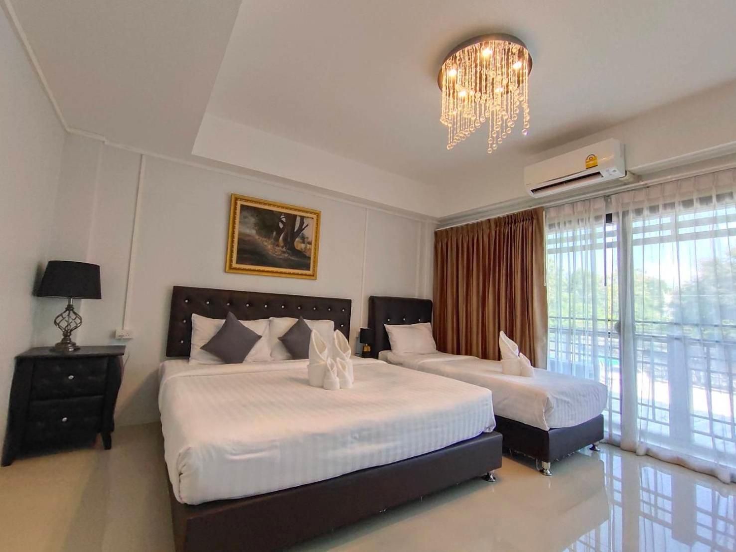 Triple Room with Shower - Non-Smoking