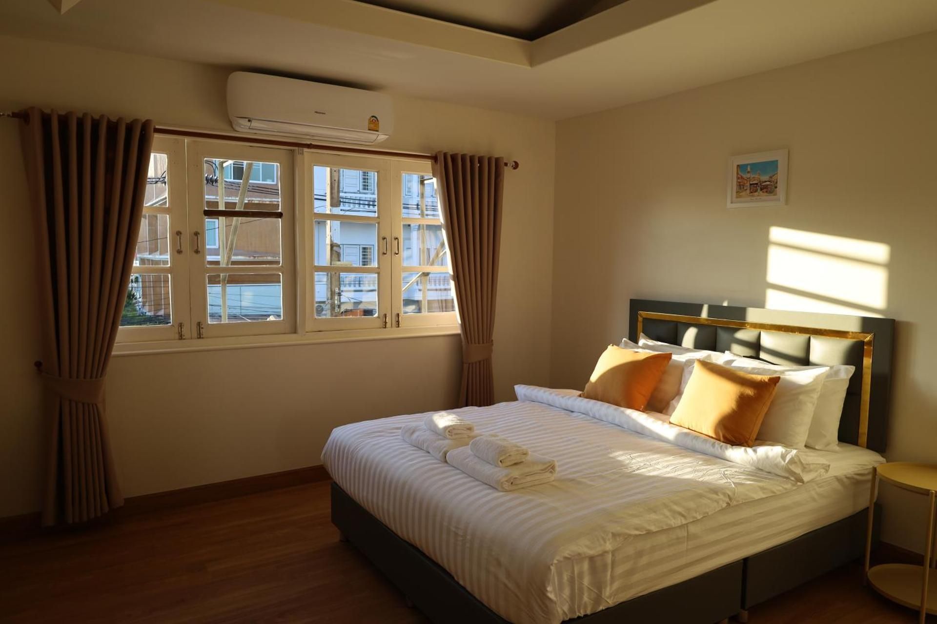 Double Room with Shared Bathroom