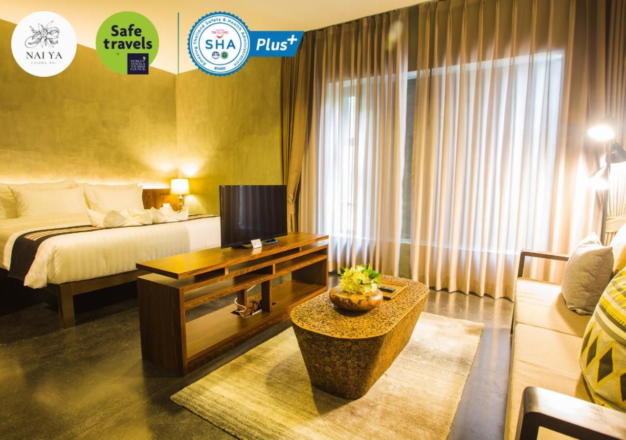 Suite Corner Room