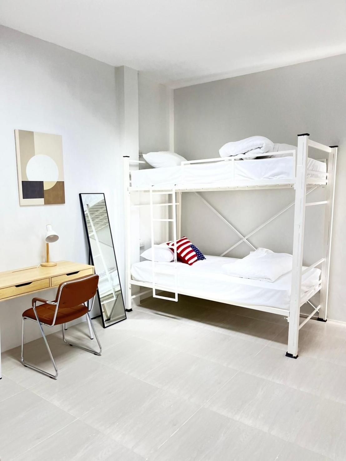 Bunk Bed in Mixed Dormitory Room