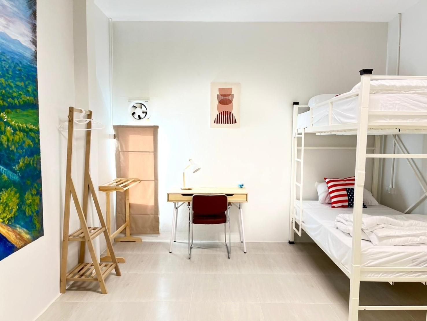 Bunk Bed in Mixed Dormitory Room