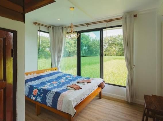 Queen Room with Garden View