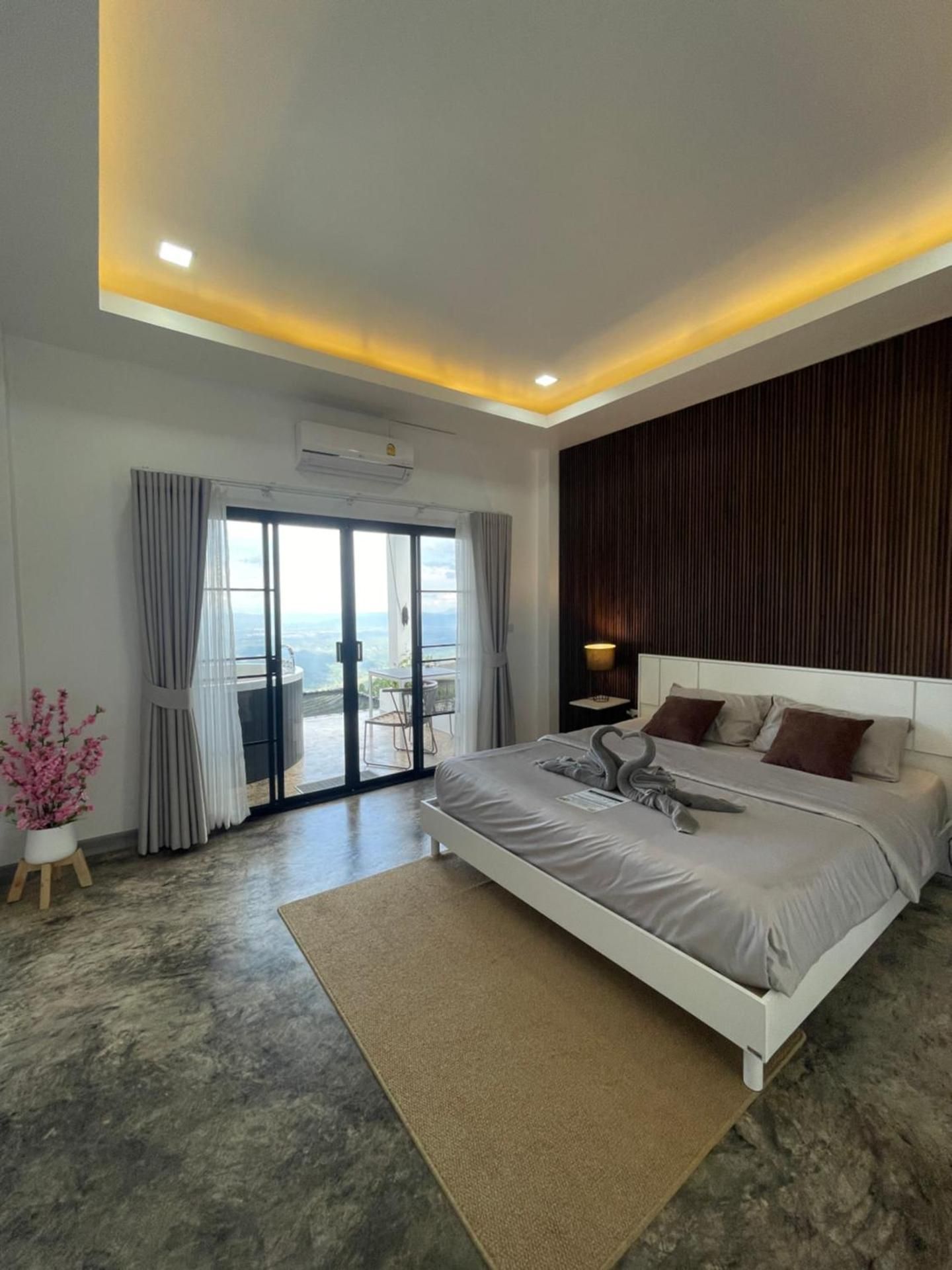King Room with Spa Bath