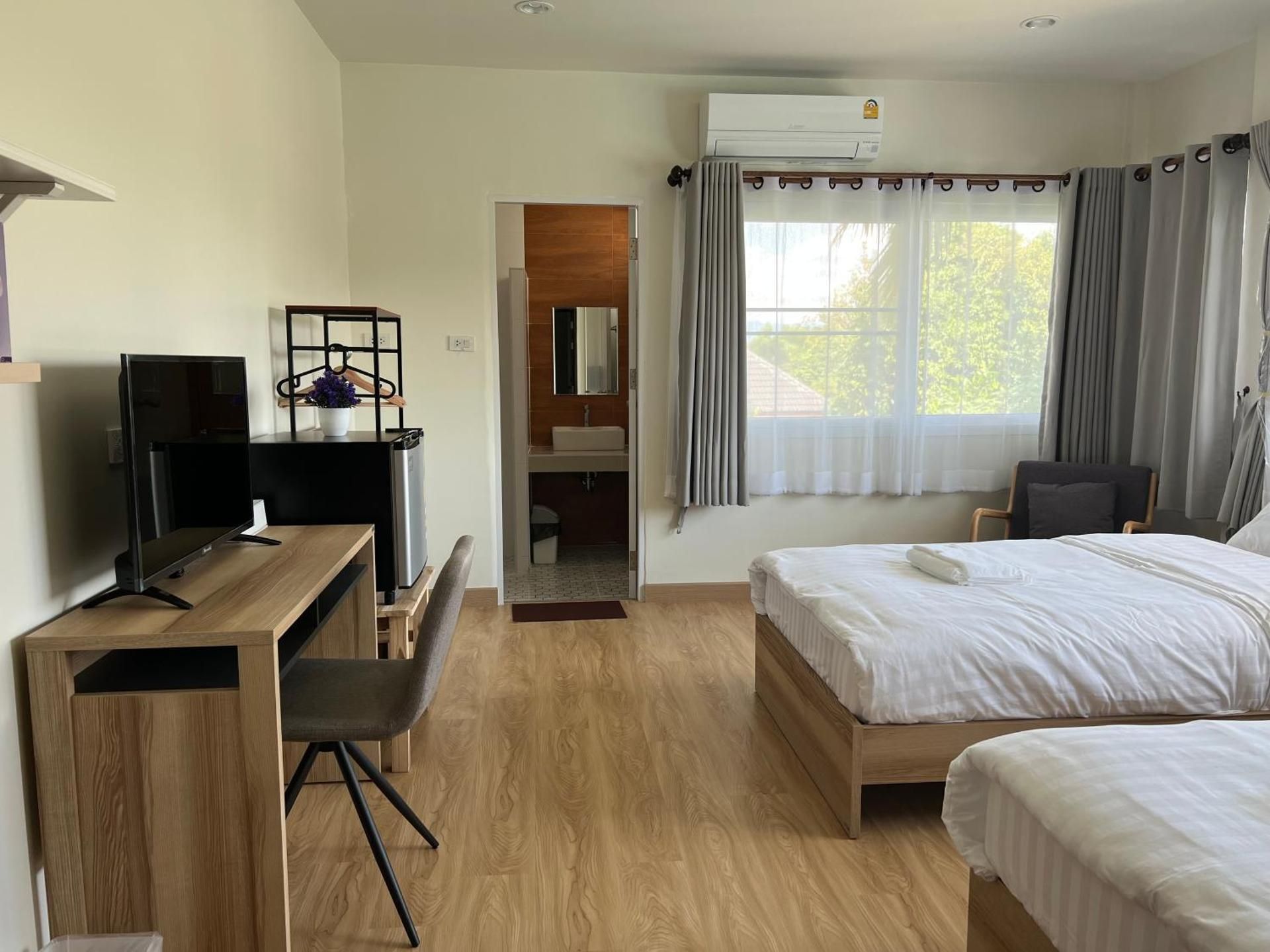 Twin Room with Bathroom