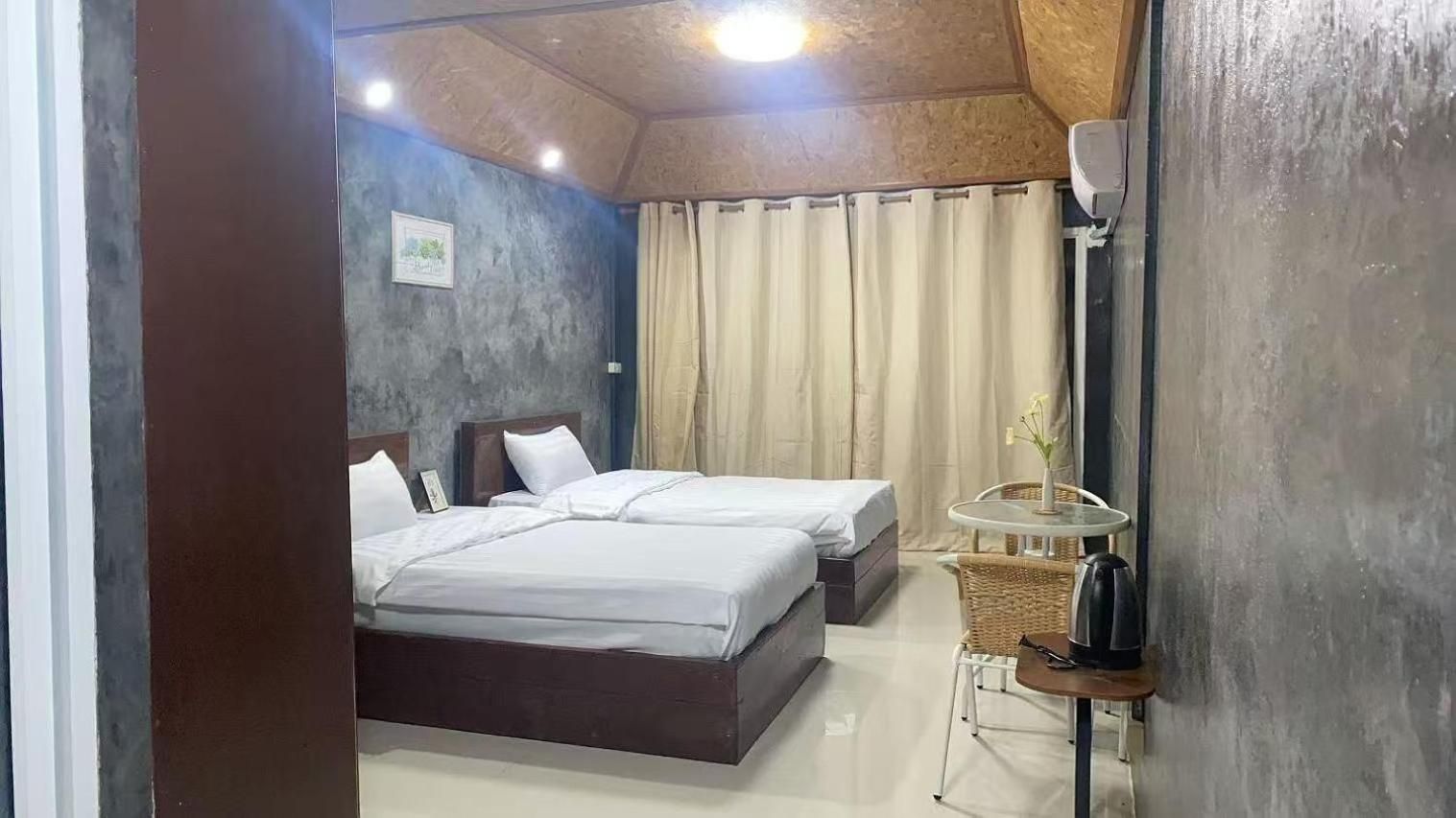 Economy Twin Room