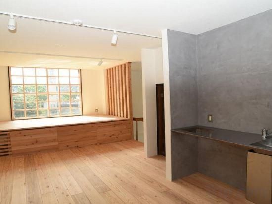 Standard Twin Room with Shared Bathroom