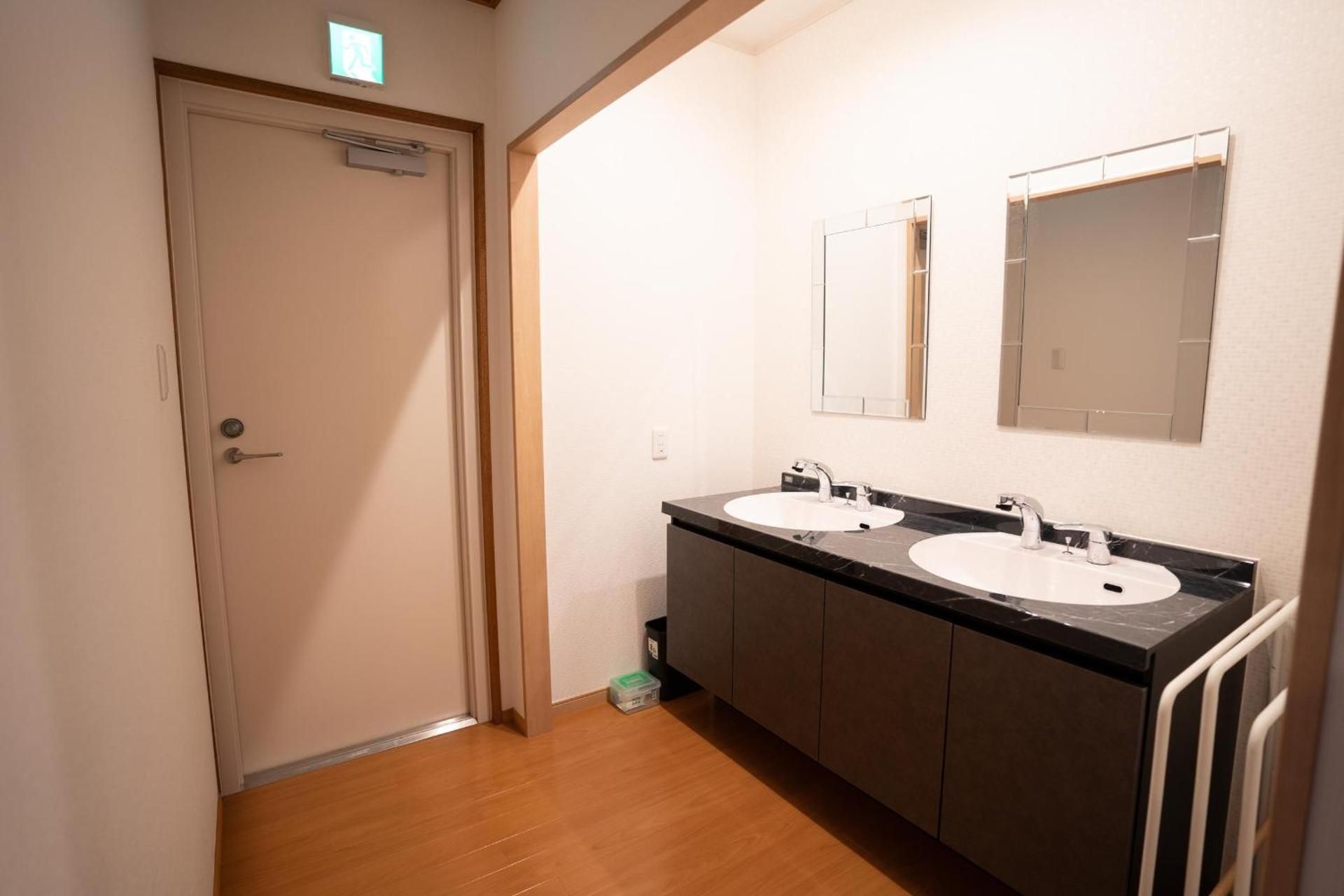 Japanese-Style Room