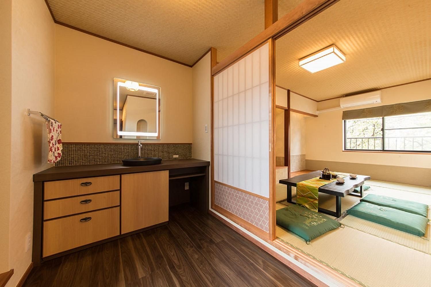 Japanese-Style Room