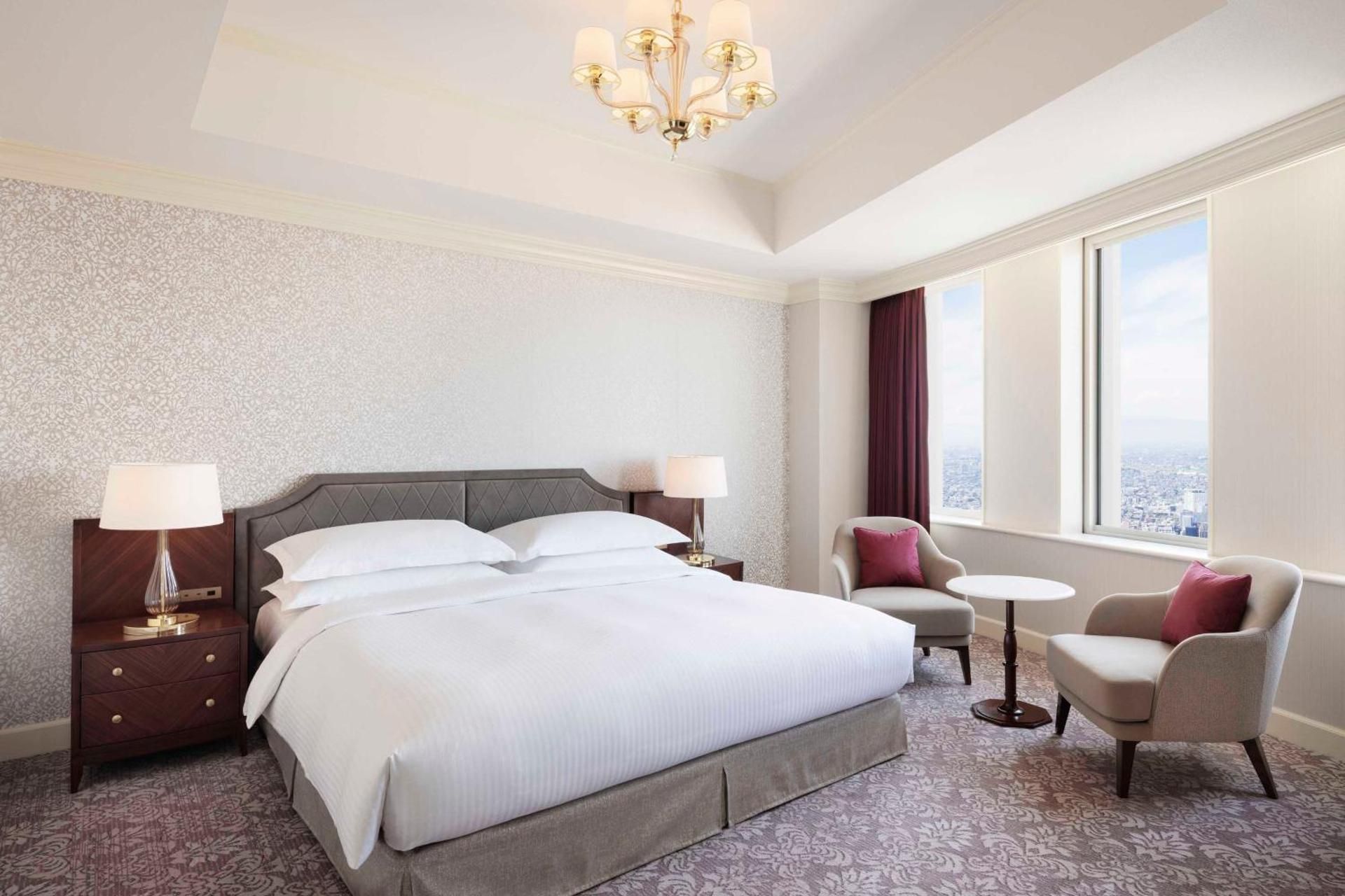 One-Bedroom Cozy King Suite - Concierge Lounge Access