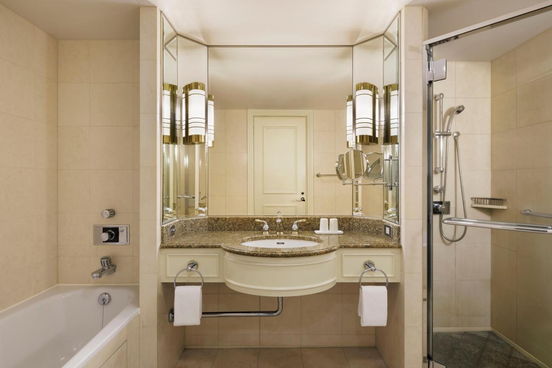 Deluxe Twin Room - Concierge Level